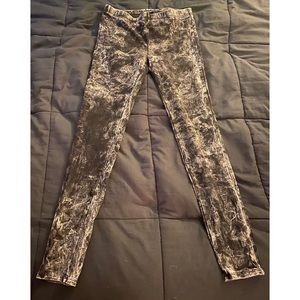 • Acid Wash Leggings •